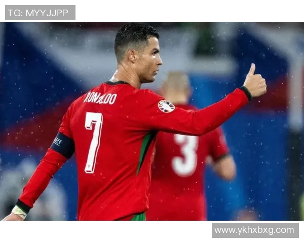 C罗的精彩瞬间足球明星的魅力与成就照片集锦