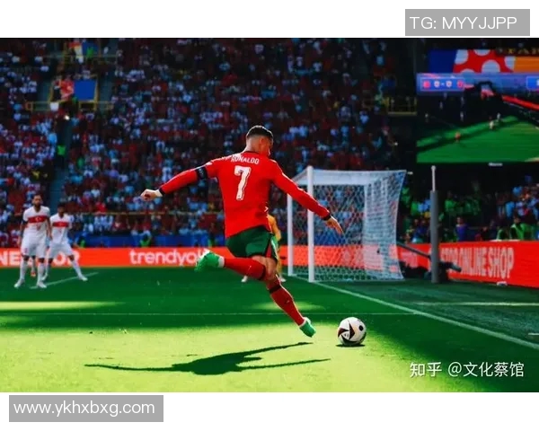 绰号大帝的足球明星如何在绿茵场上书写传奇人生与辉煌成就