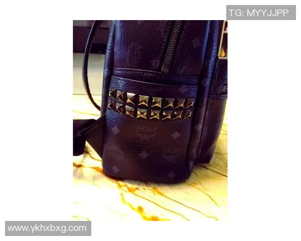 背着MCM包的足球明星们时尚与运动的完美结合